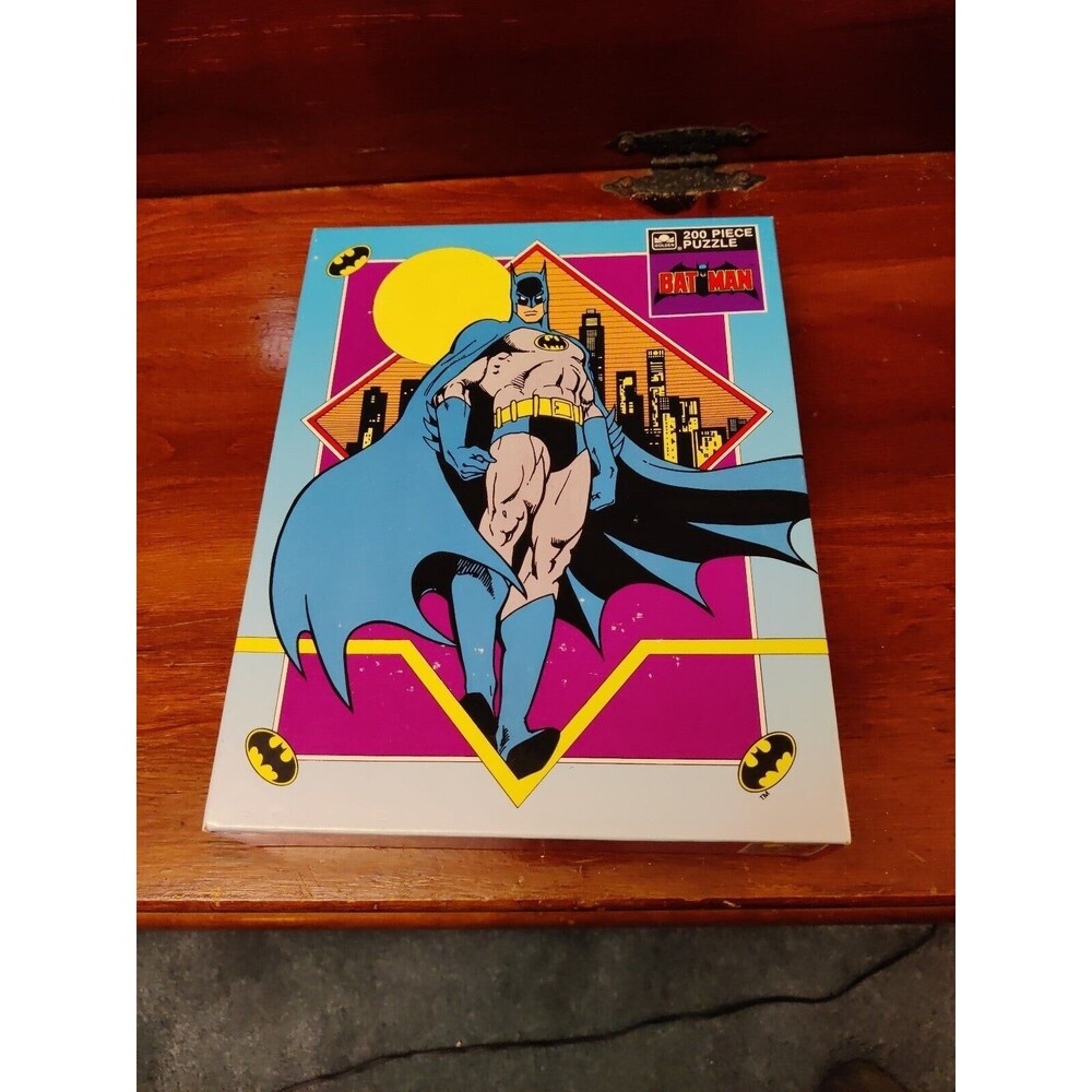 Unopened Golden Vintage Batman 200 pc Puzzle